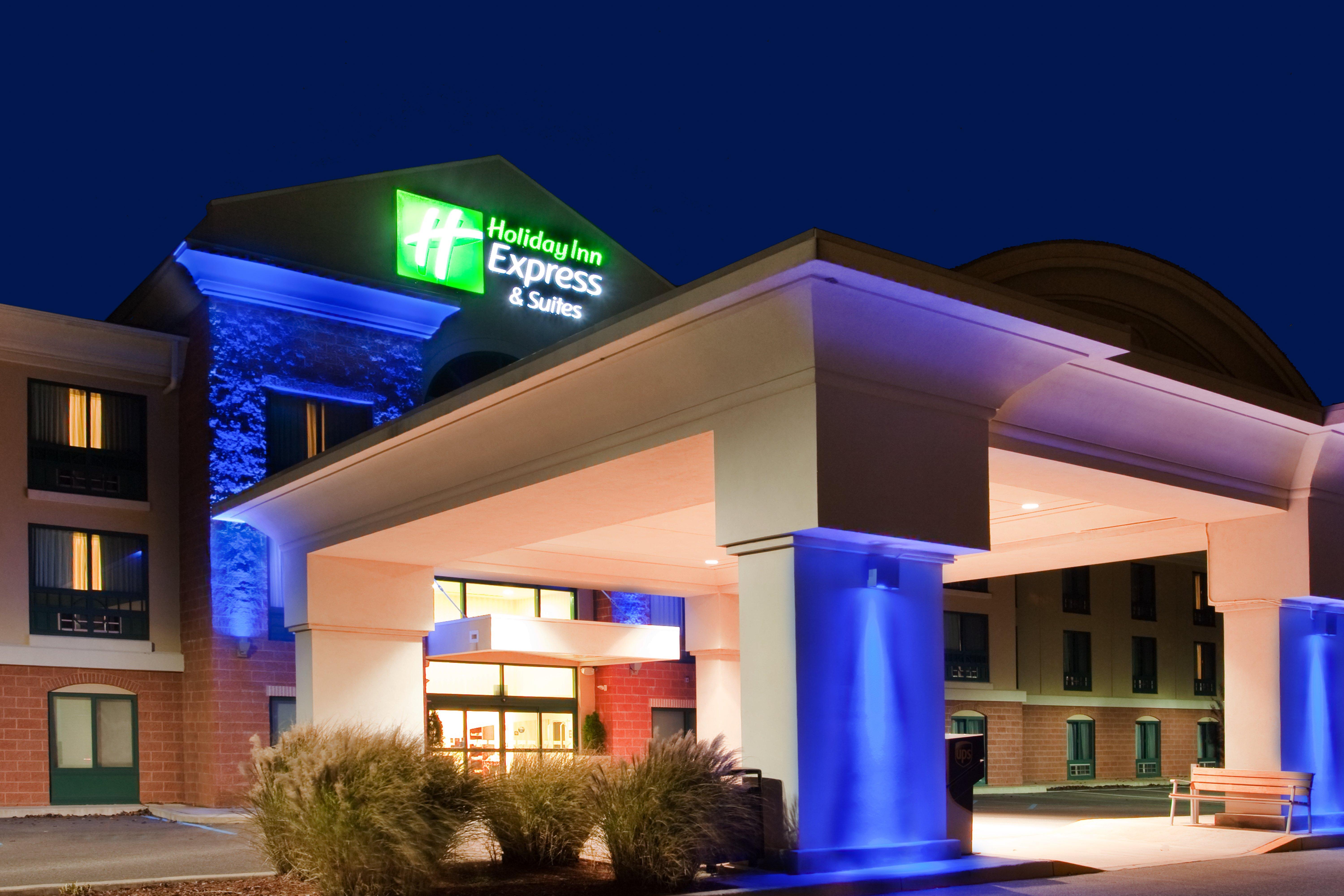 Hotel Express & Drums-hazelton By Ihg Drums