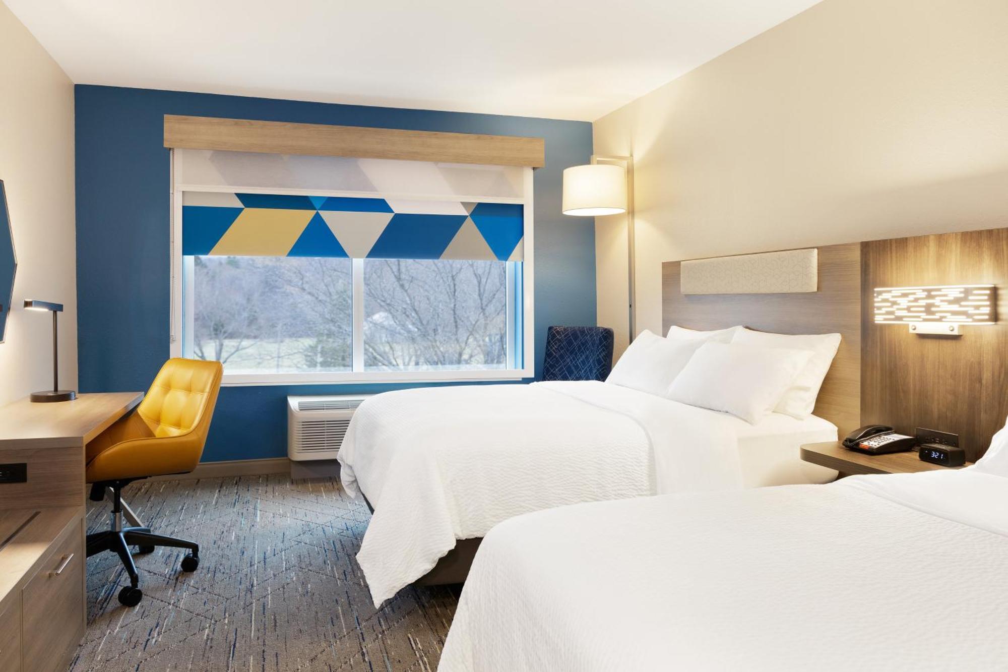 Express & Drums-hazelton By Ihg Hotel