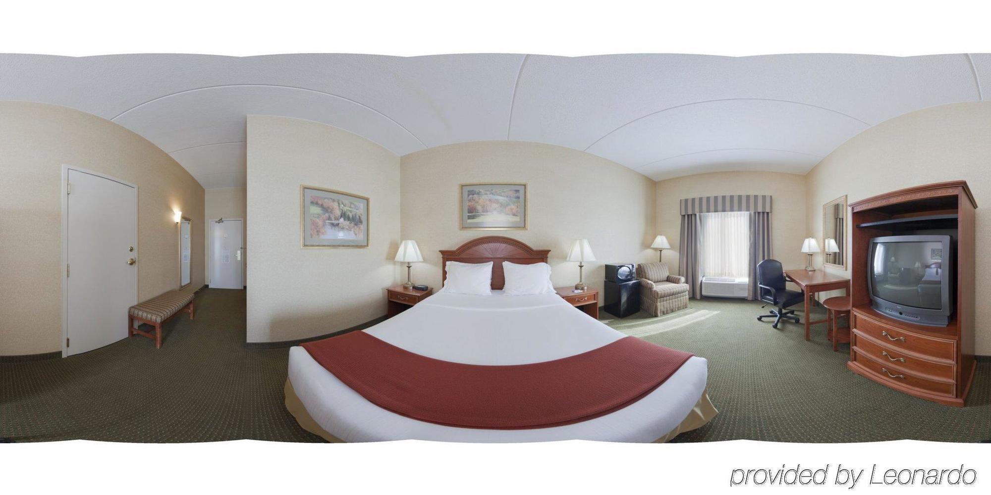 Hotel Express & Drums-hazelton By Ihg