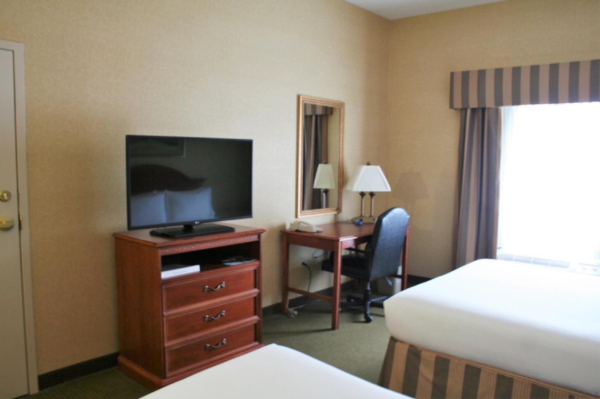 Hotel Express & Drums-hazelton By Ihg