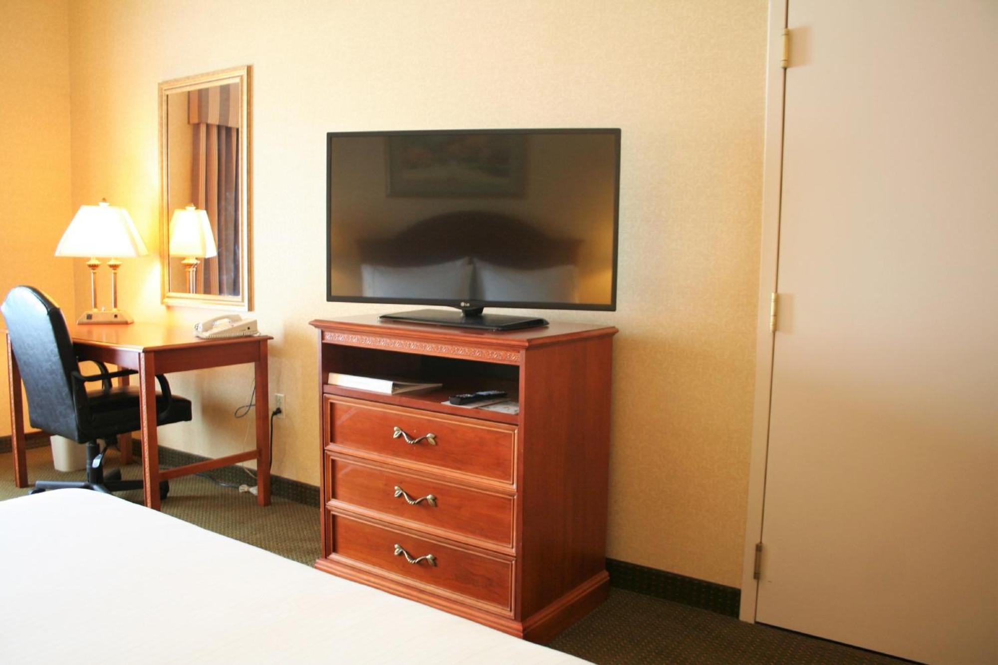 Hotel Express & Drums-hazelton By Ihg 2*
