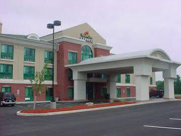 Holiday Express & Drums-hazelton By Ihg 2* Drums